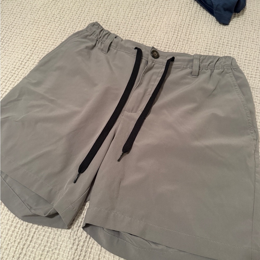 Chubbies “The World’s Greyests” Everywear Shorts - Medium, 6” inseam